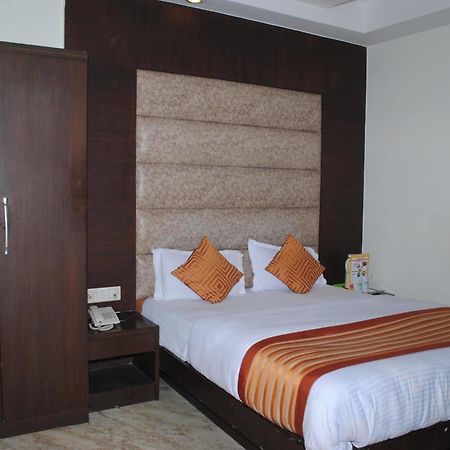 Hotel Seven Seas Inn Nuova Delhi Esterno foto