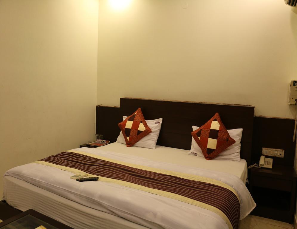 Hotel Seven Seas Inn Nuova Delhi Esterno foto