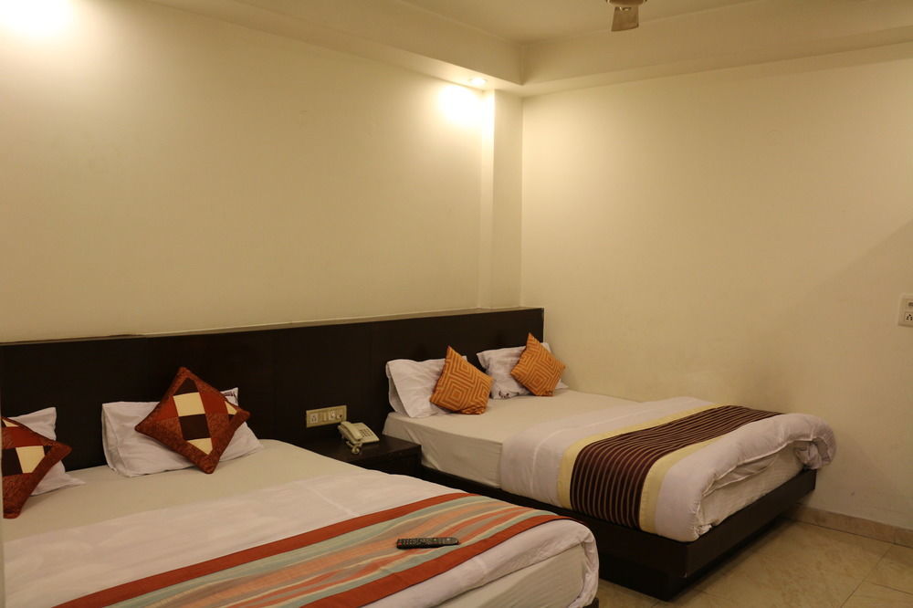 Hotel Seven Seas Inn Nuova Delhi Esterno foto